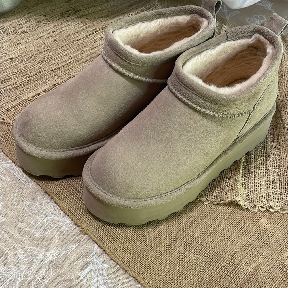 BearPaw Tan Cozy Suede Slippers